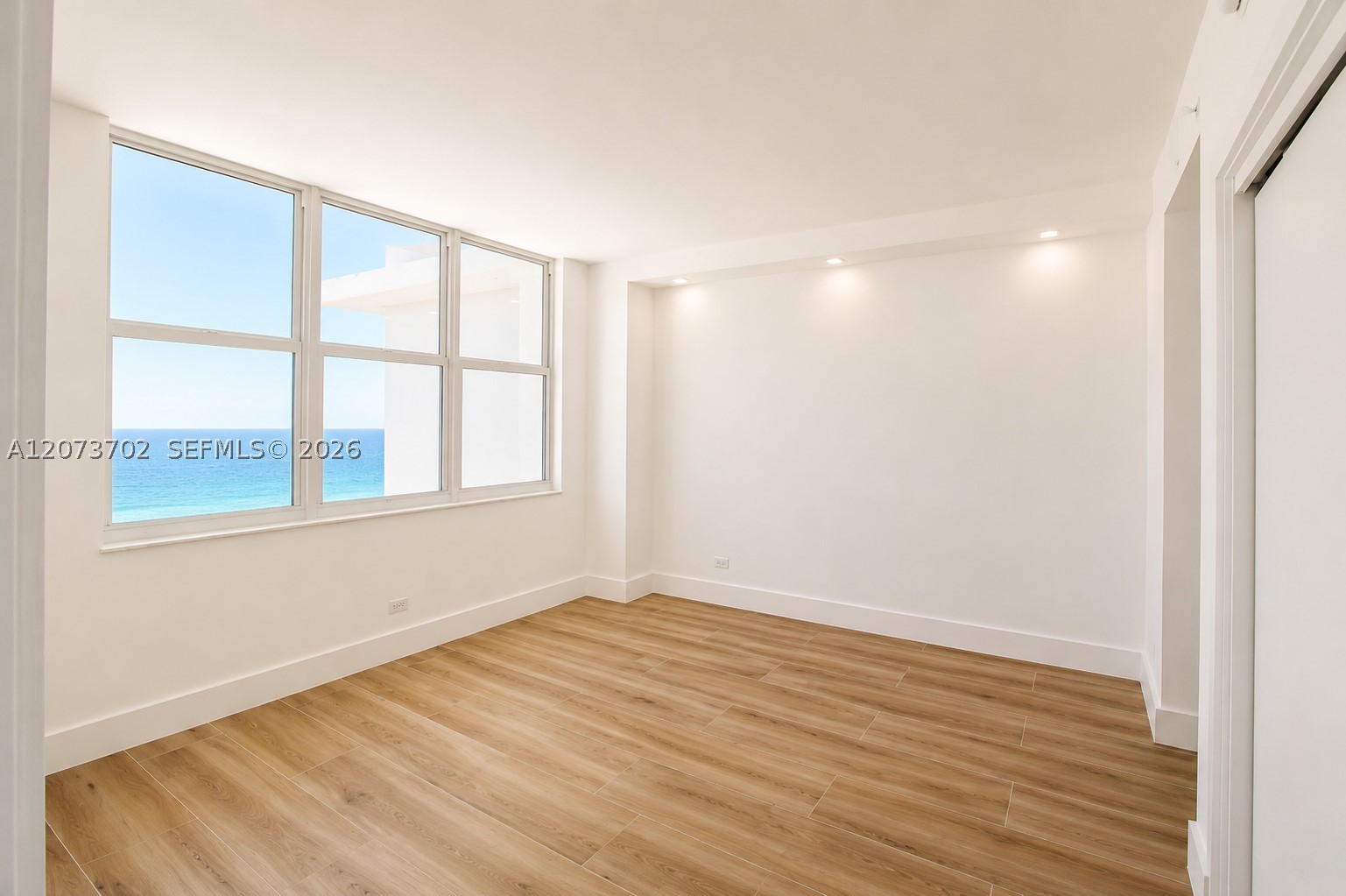 5601 Collins Ave 1009 Property Photo 16