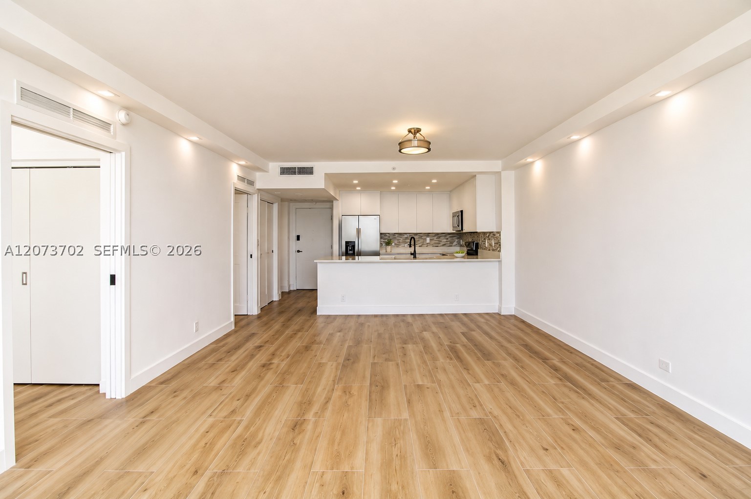 5601 Collins Ave 1009 Property Photo 21