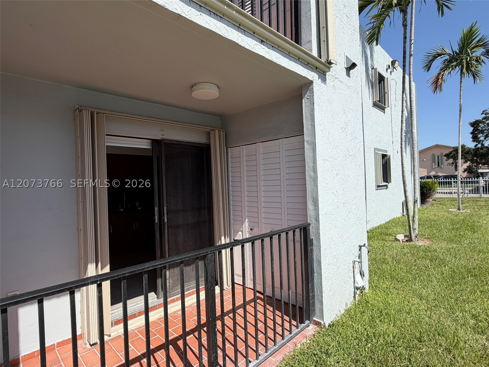 1360 W 41st St 103 Property Photo 8
