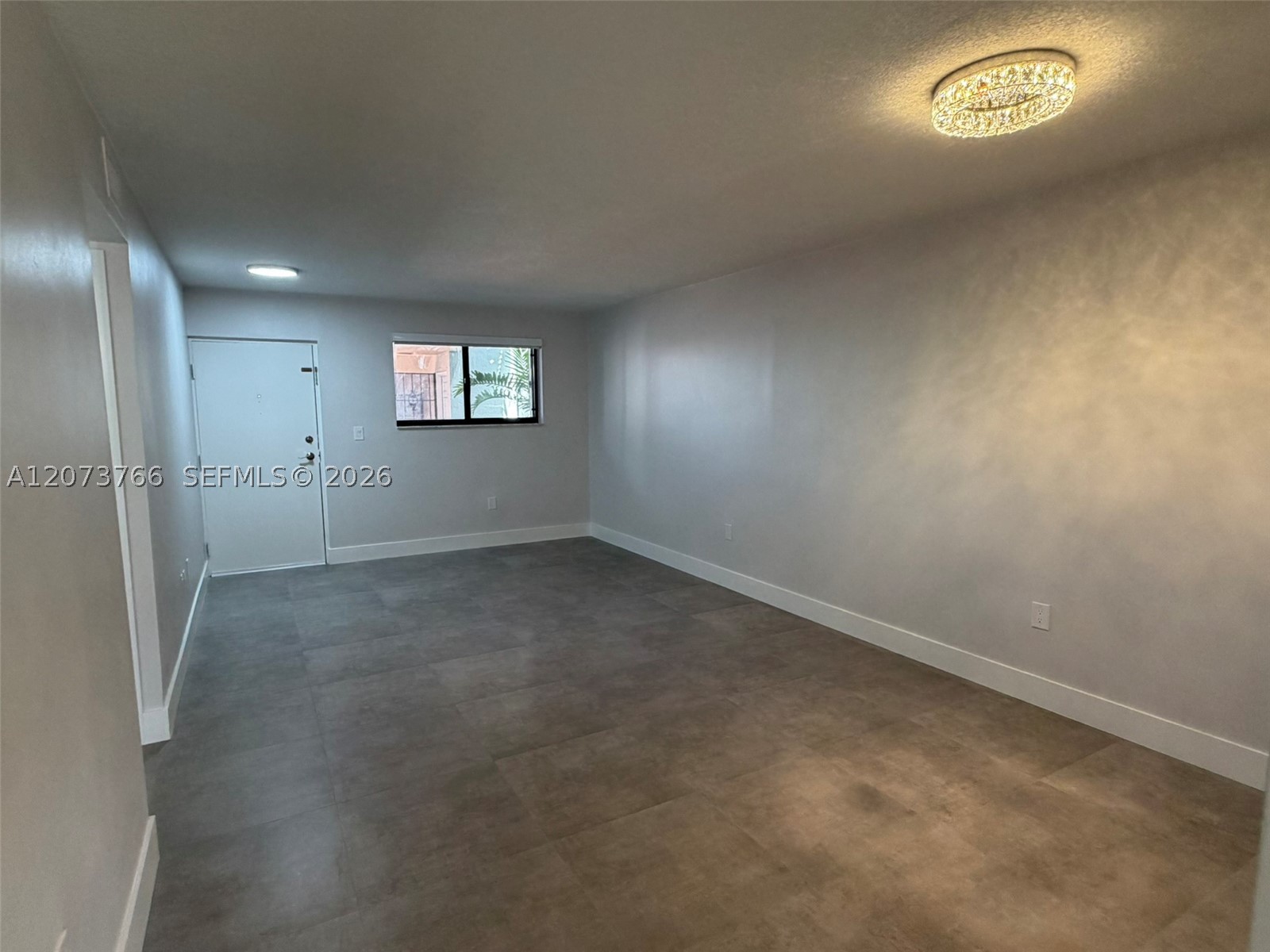 1360 W 41st St 103 Property Photo 15