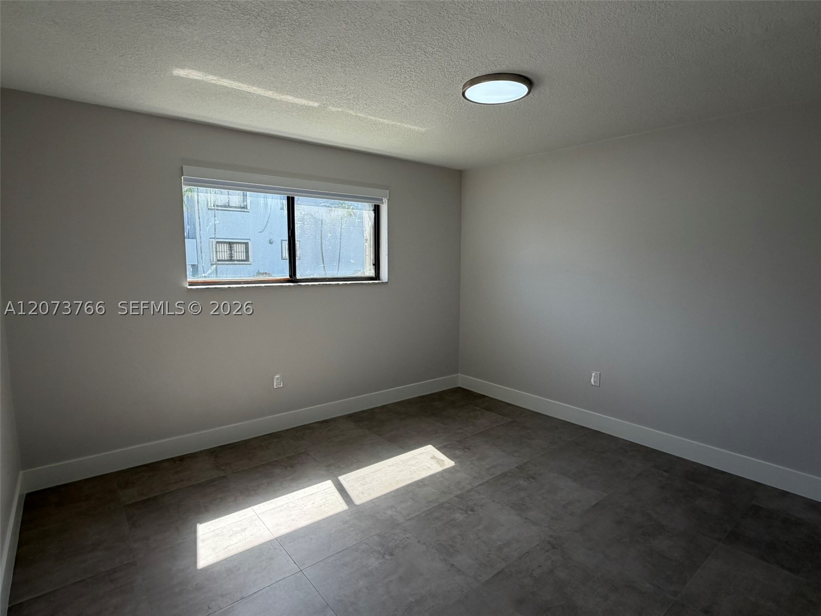 1360 W 41st St 103 Property Photo 16