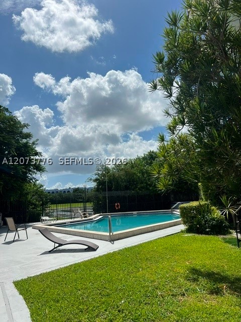 9682 Fontainebleau Blvd 103 Property Photo 4