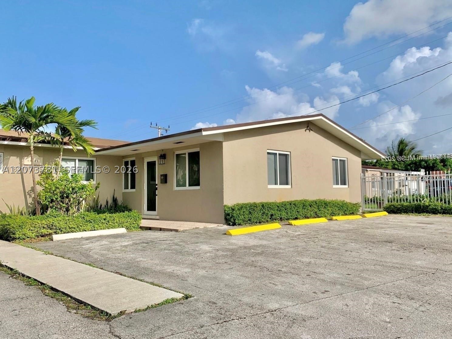 10300 Nw 35th Ct Property Photo 1
