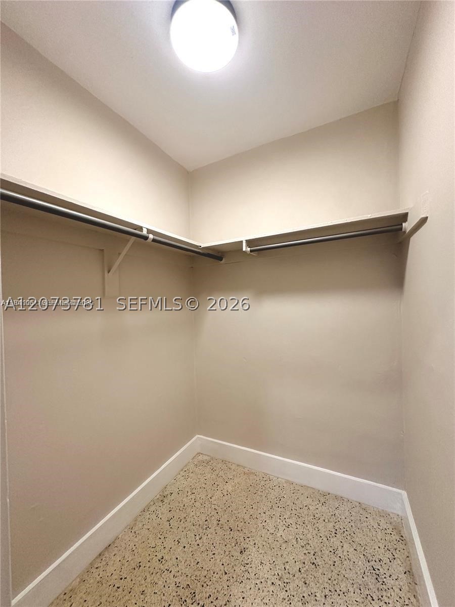 10300 Nw 35th Ct Property Photo 9