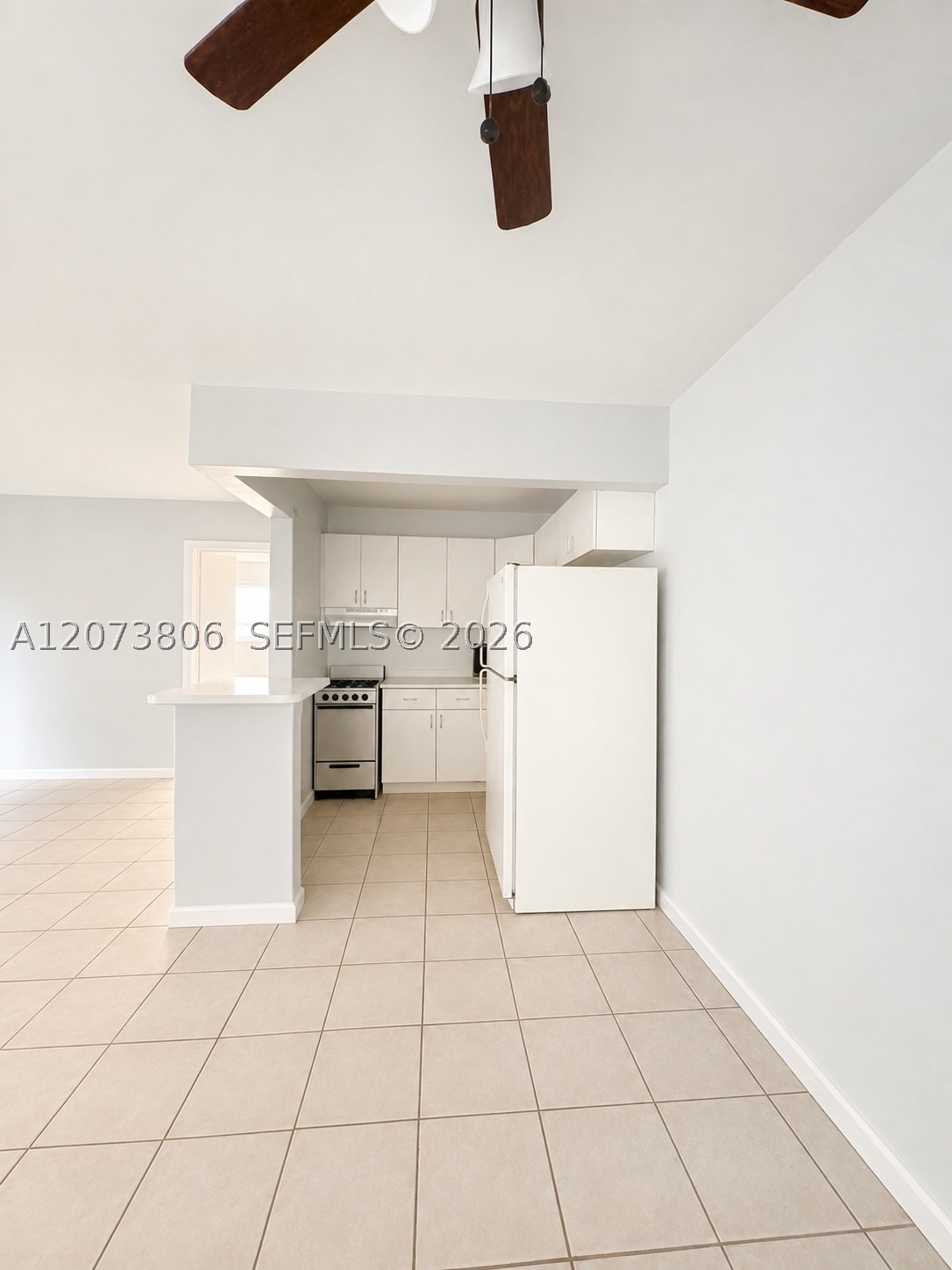 1330 W 54th St 214c Property Photo 4