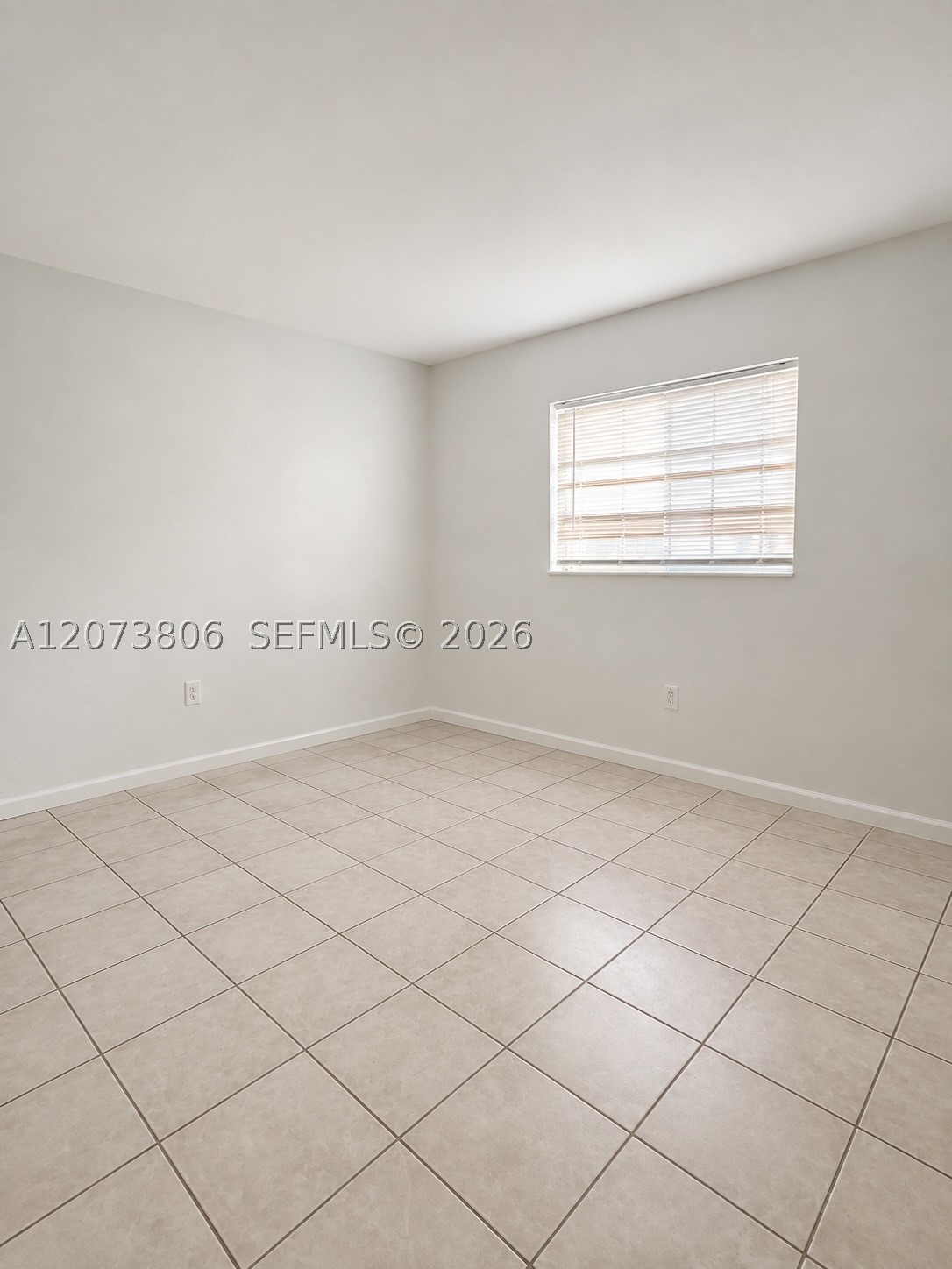 1330 W 54th St 214c Property Photo 5