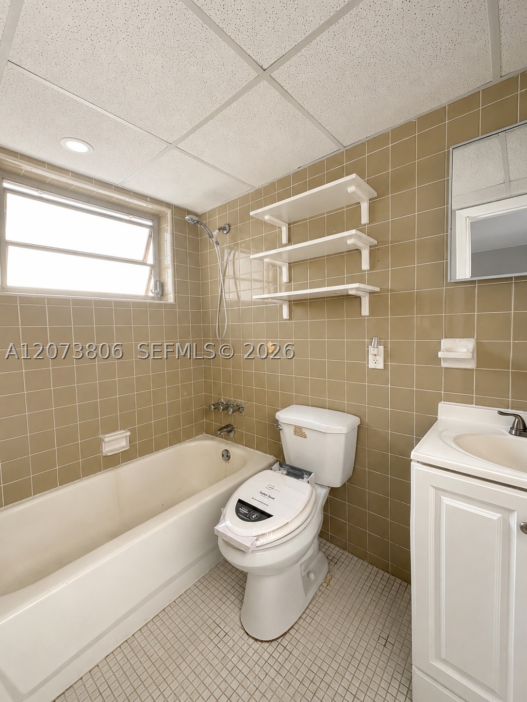 1330 W 54th St 214c Property Photo 7