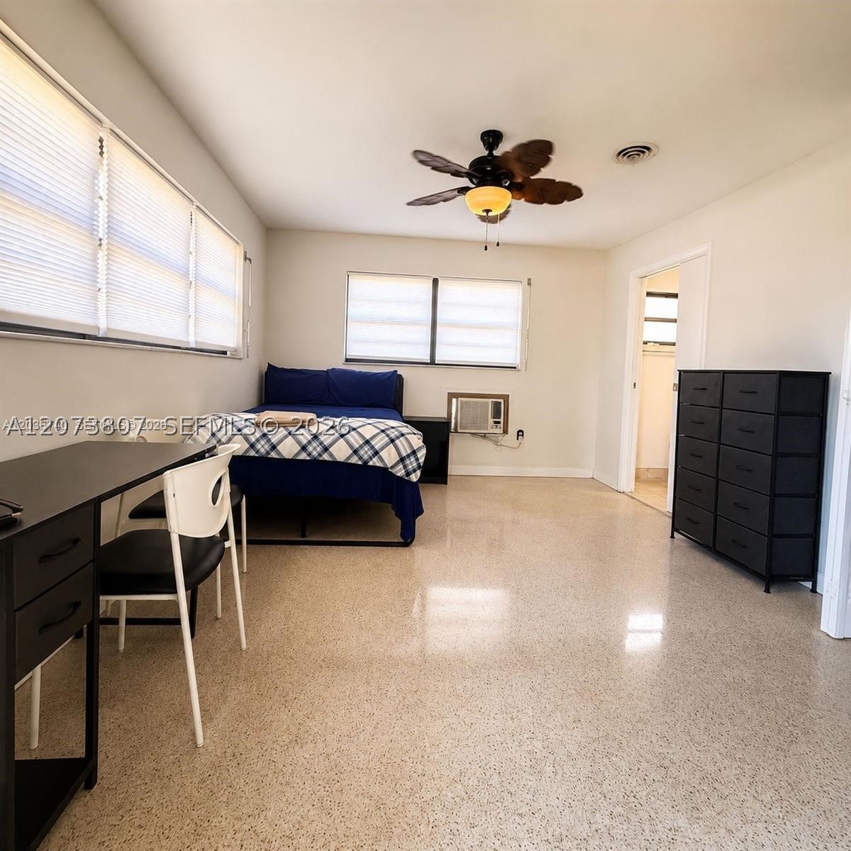 3202 Pierce St Property Photo 4