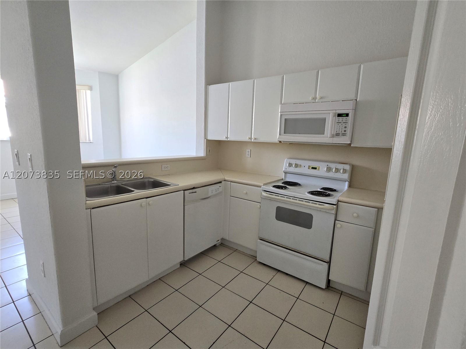 1661 Se 29th Ct 200 Property Photo 12