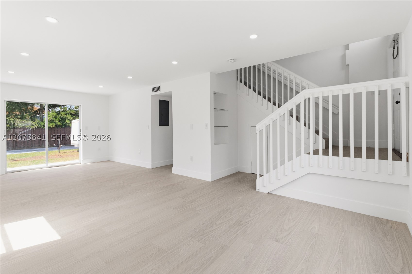 A12073841 Property Photo 4