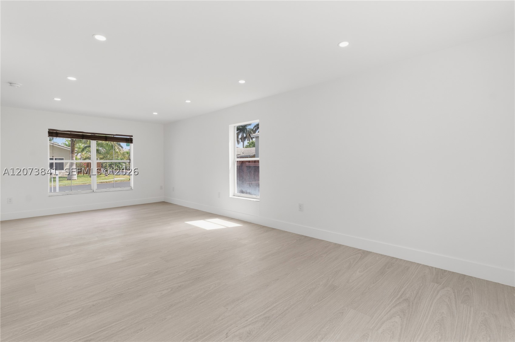 A12073841 Property Photo 6