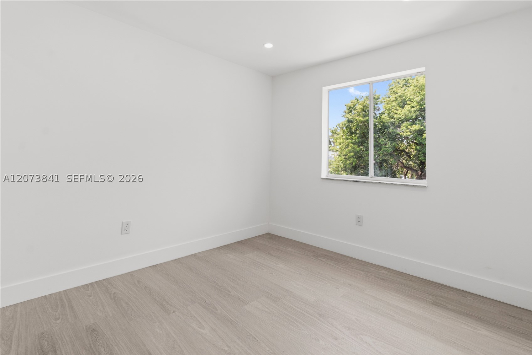 A12073841 Property Photo 10