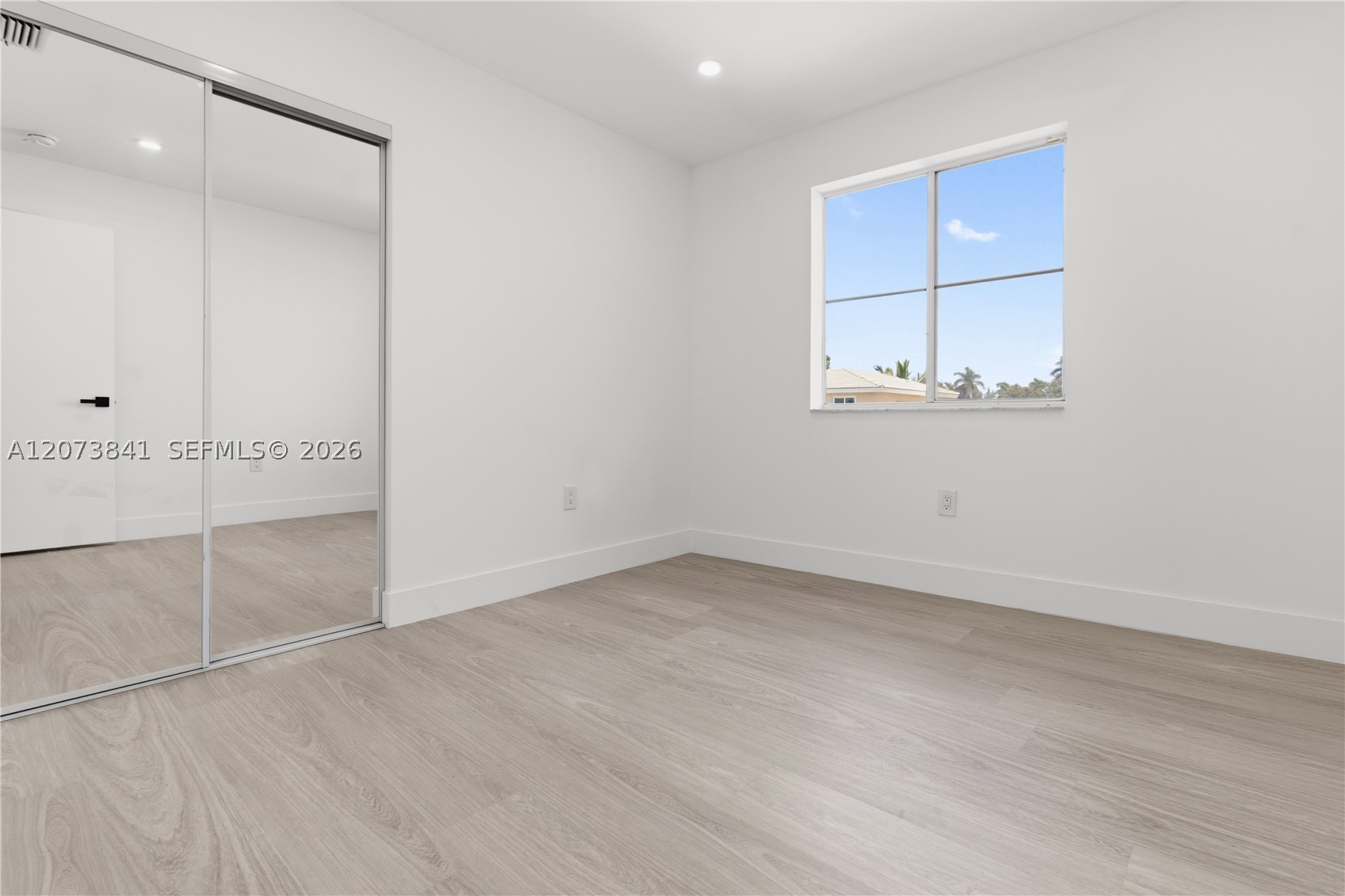 A12073841 Property Photo 16