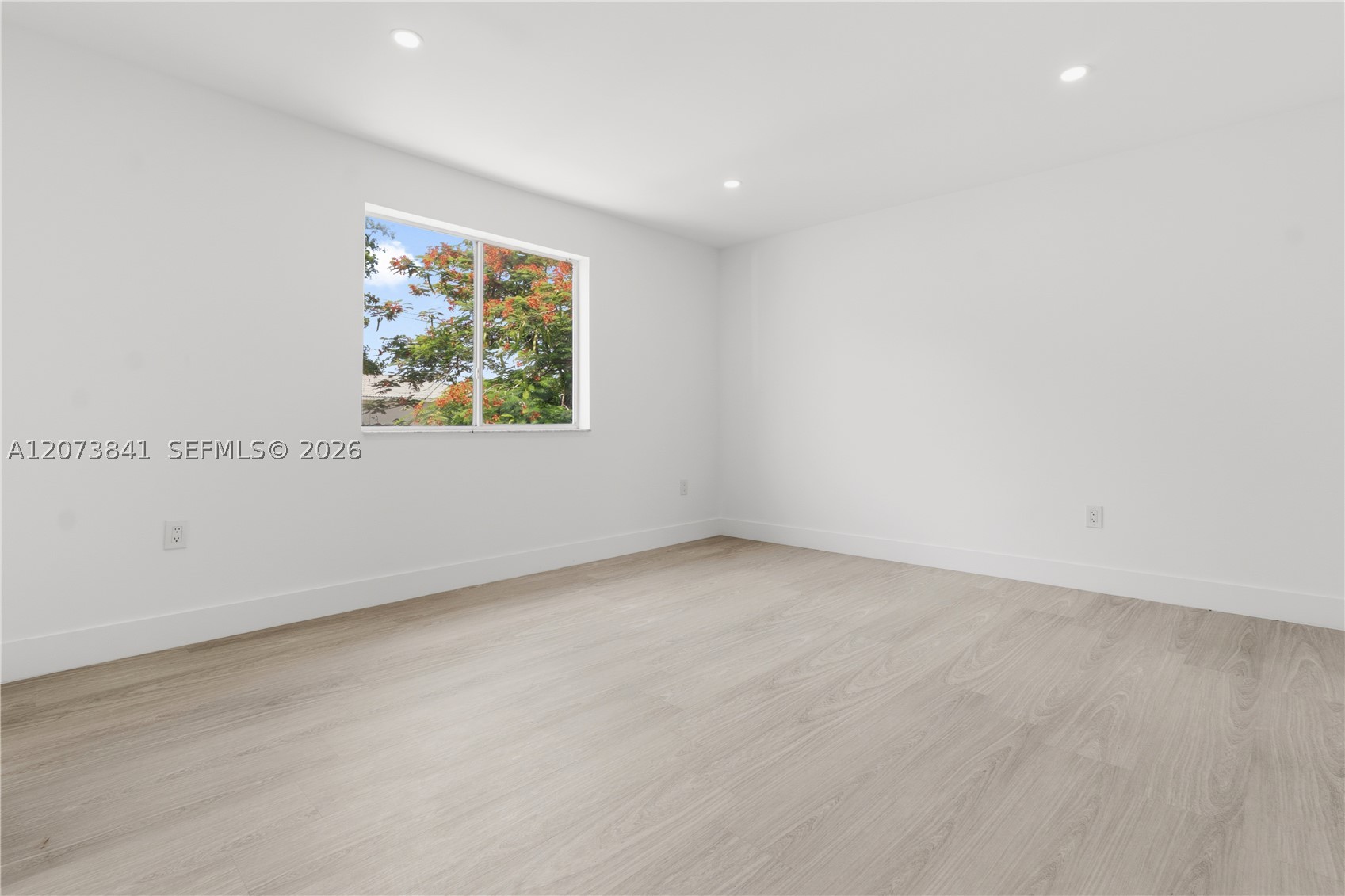 A12073841 Property Photo 17