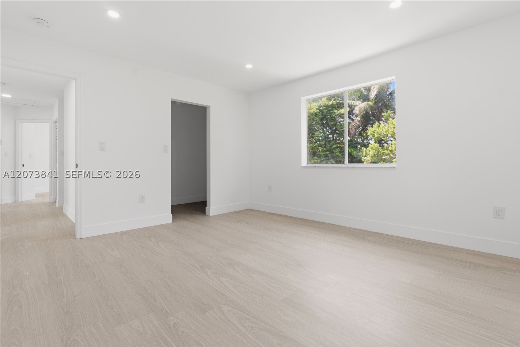 A12073841 Property Photo 18