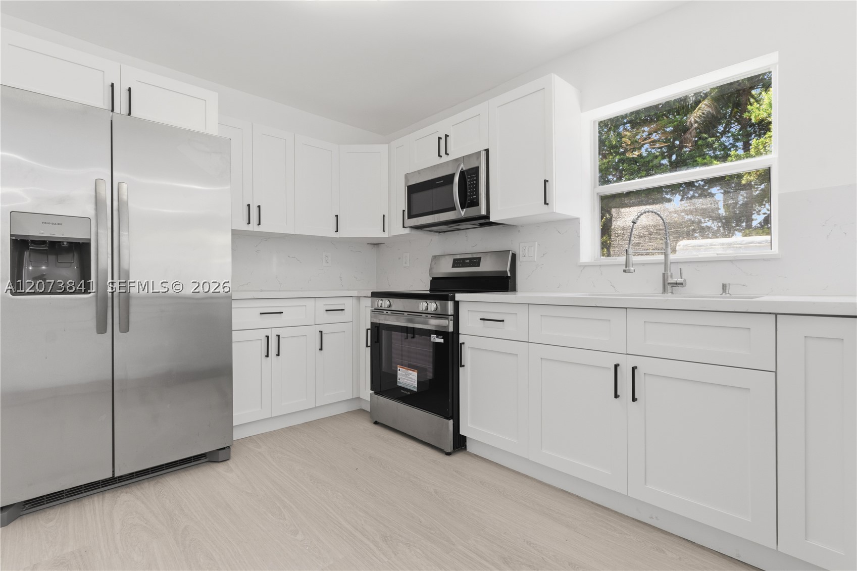 A12073841 Property Photo 27