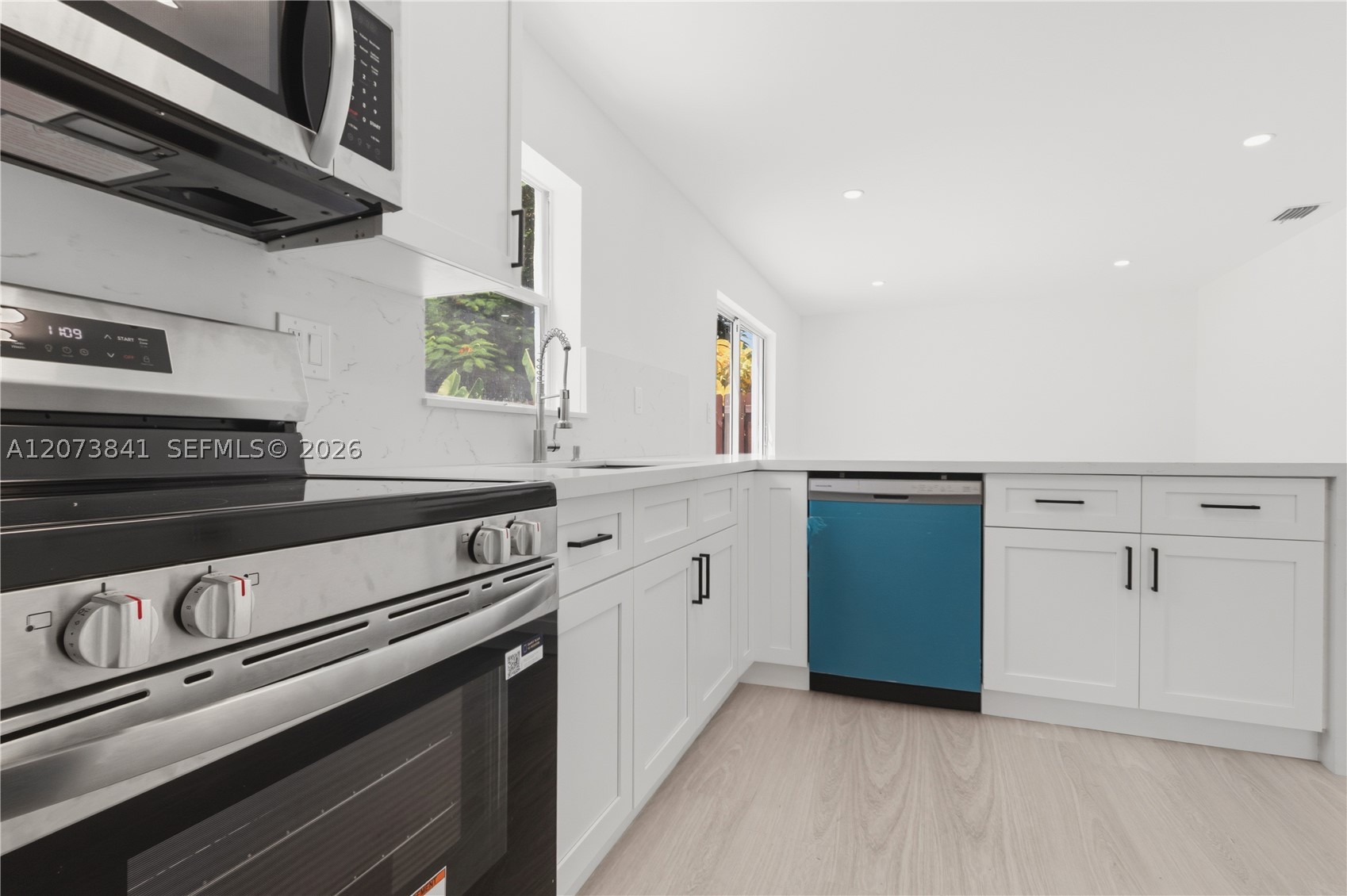 A12073841 Property Photo 28