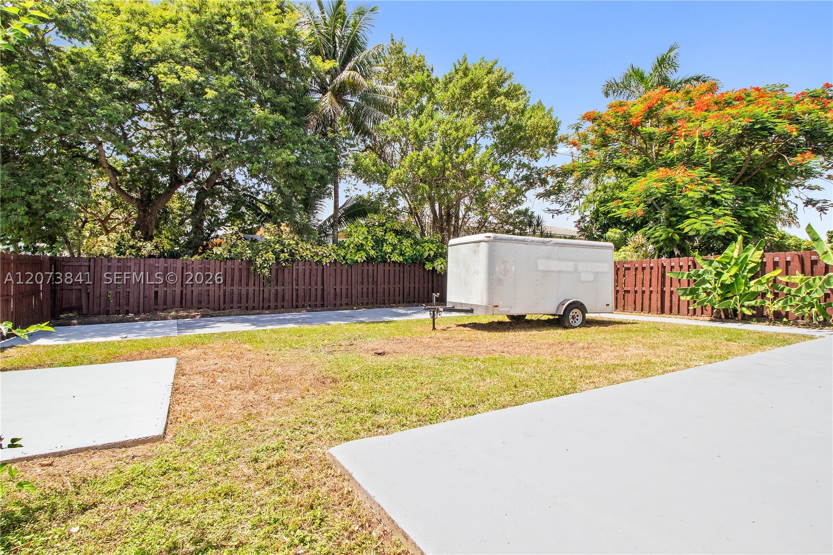 A12073841 Property Photo 32