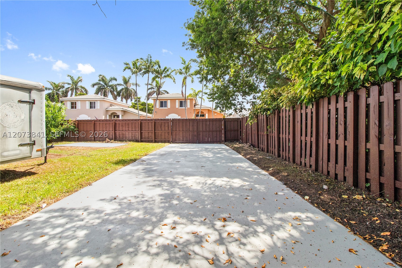 A12073841 Property Photo 34