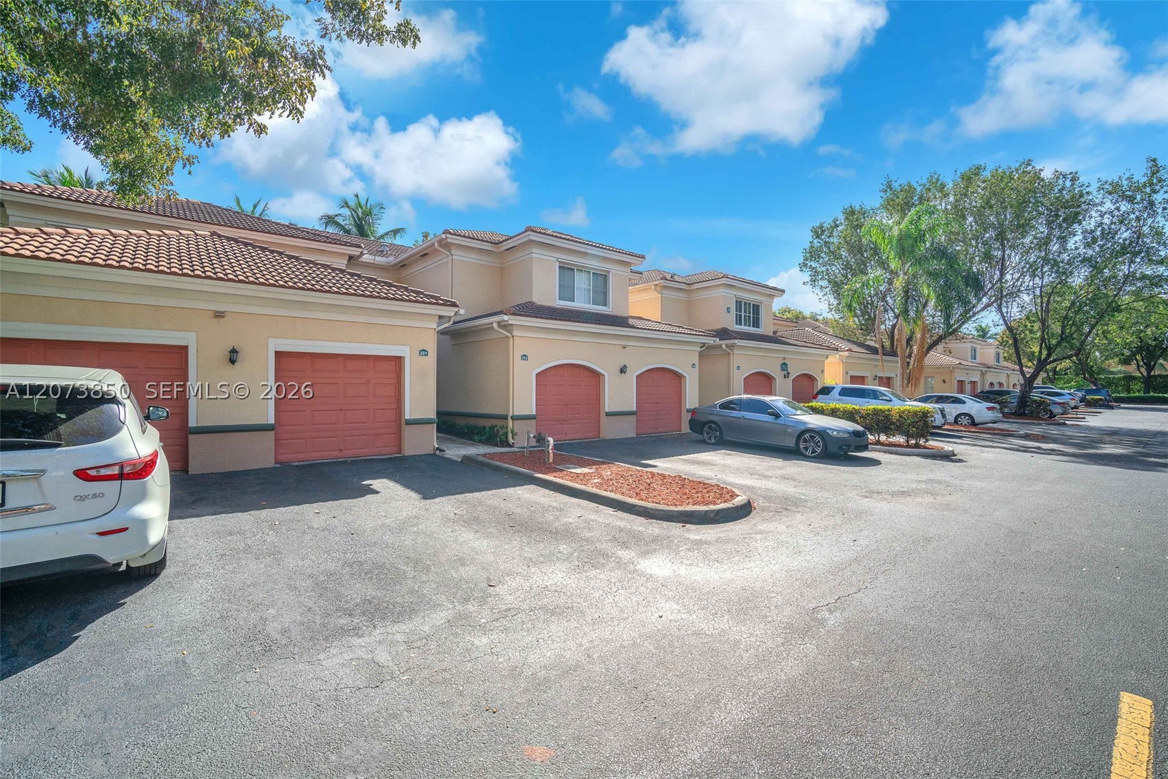 2532 Centergate Dr 201 Property Photo 2