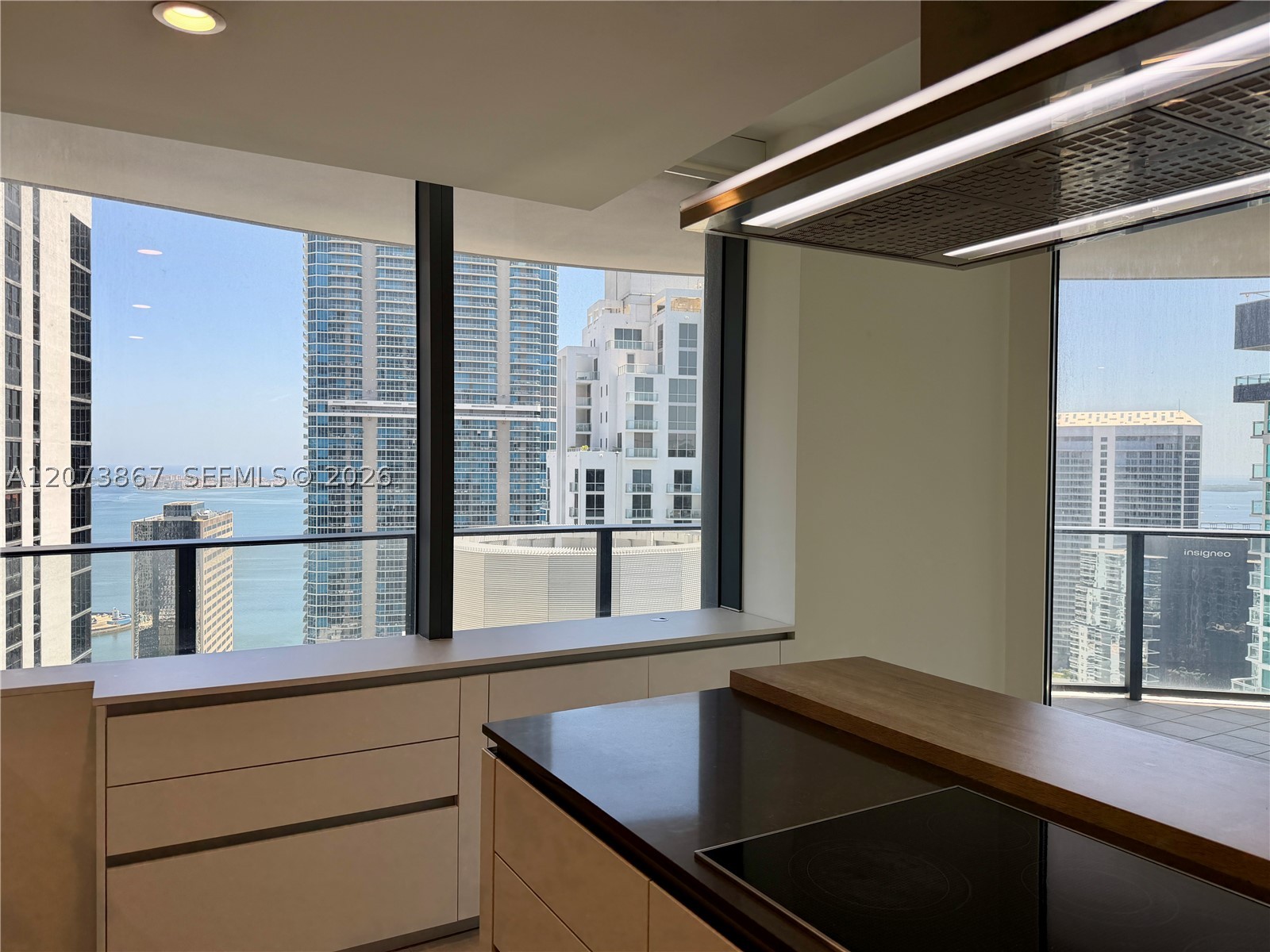 1000 Brickell Plz 4301 Property Photo 2