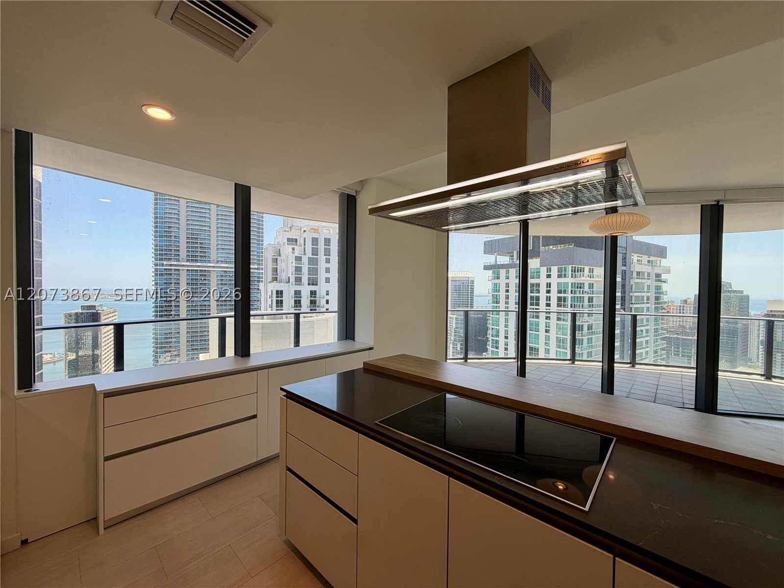1000 Brickell Plz 4301 Property Photo 9