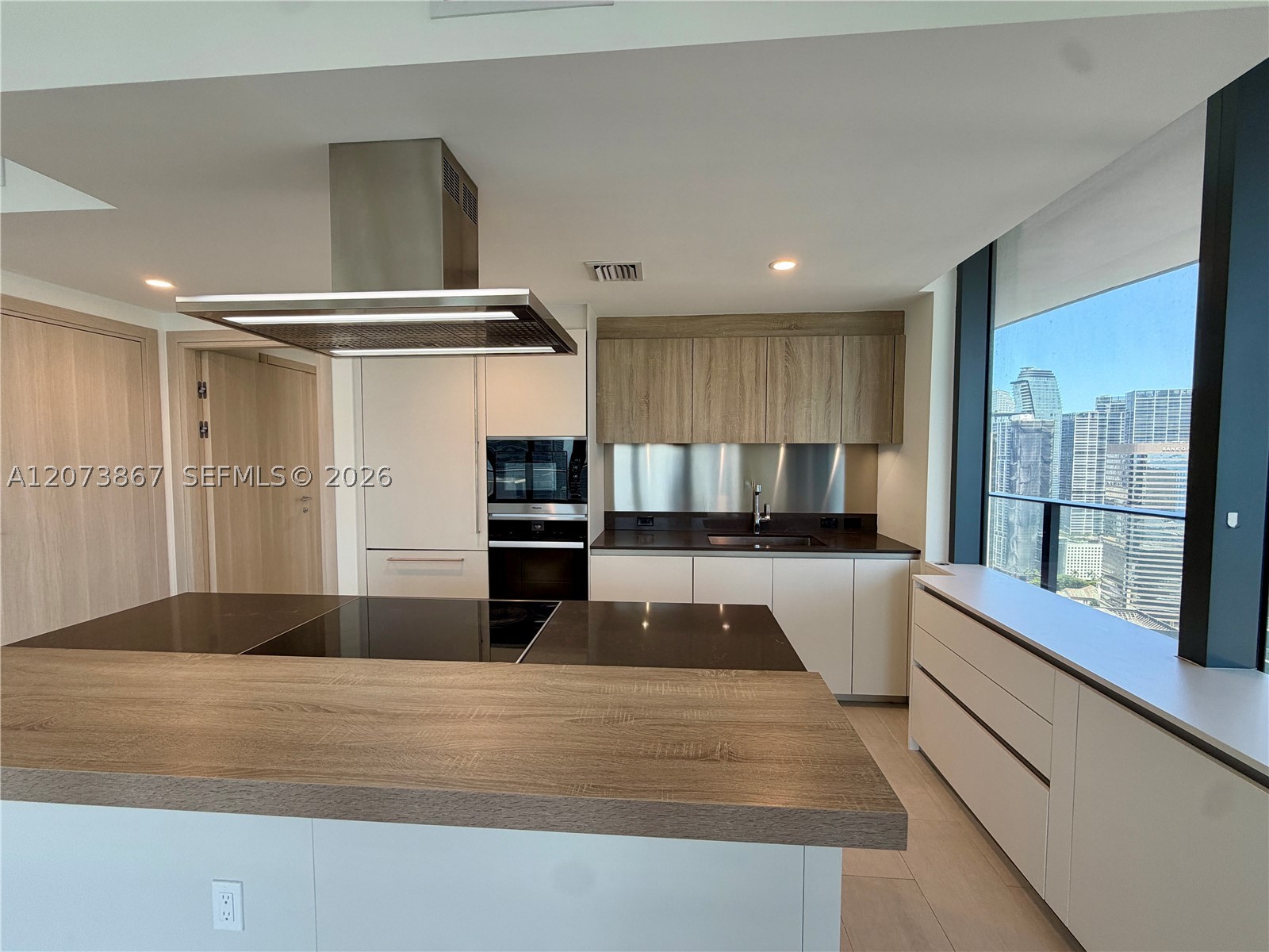 1000 Brickell Plz 4301 Property Photo 10