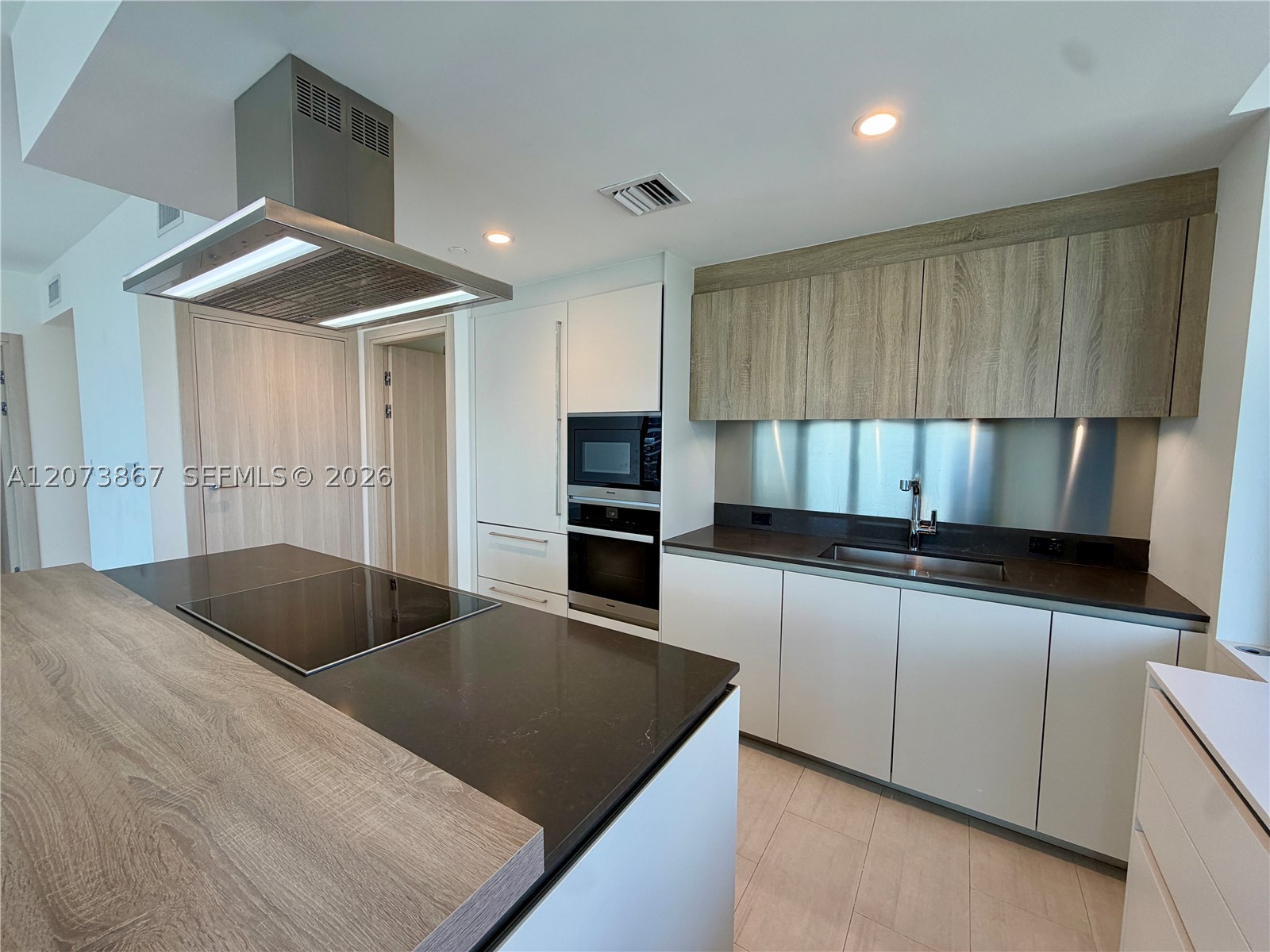 1000 Brickell Plz 4301 Property Photo 11