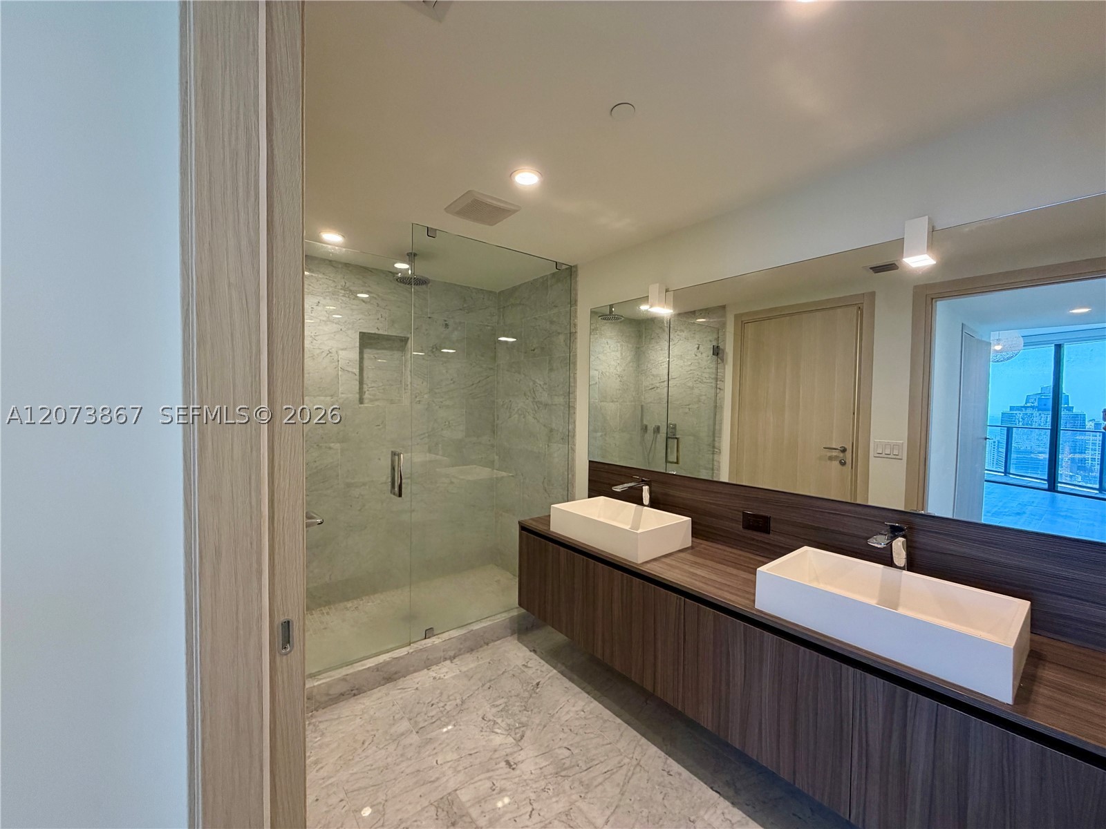 1000 Brickell Plz 4301 Property Photo 61