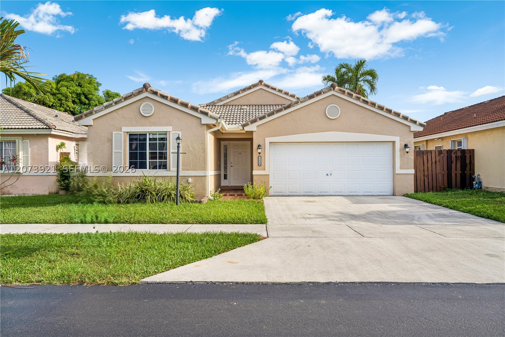 15840 SW 85th St Property Photo 1