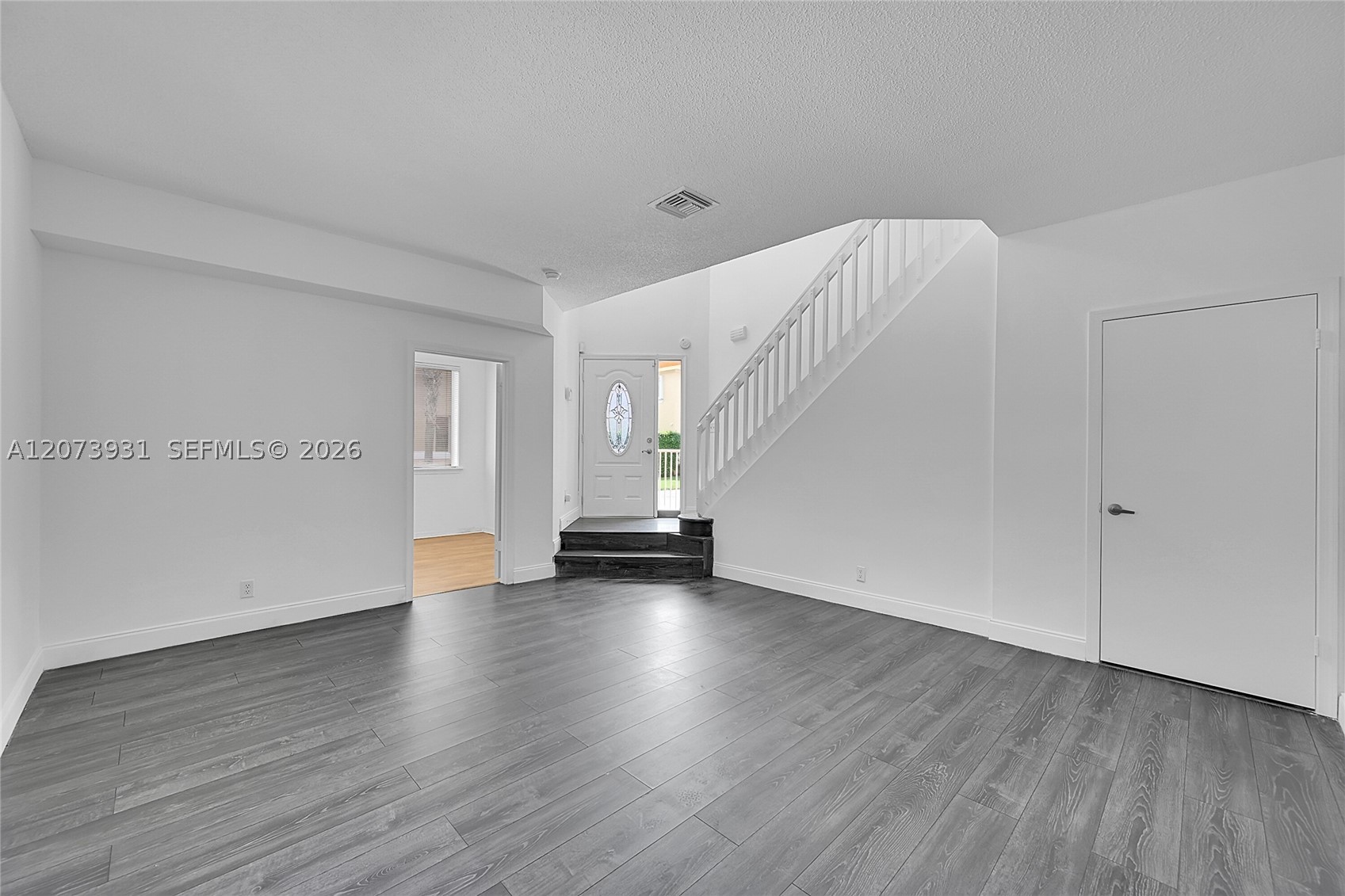 11201 Lakeview Dr 48-m Property Photo 4