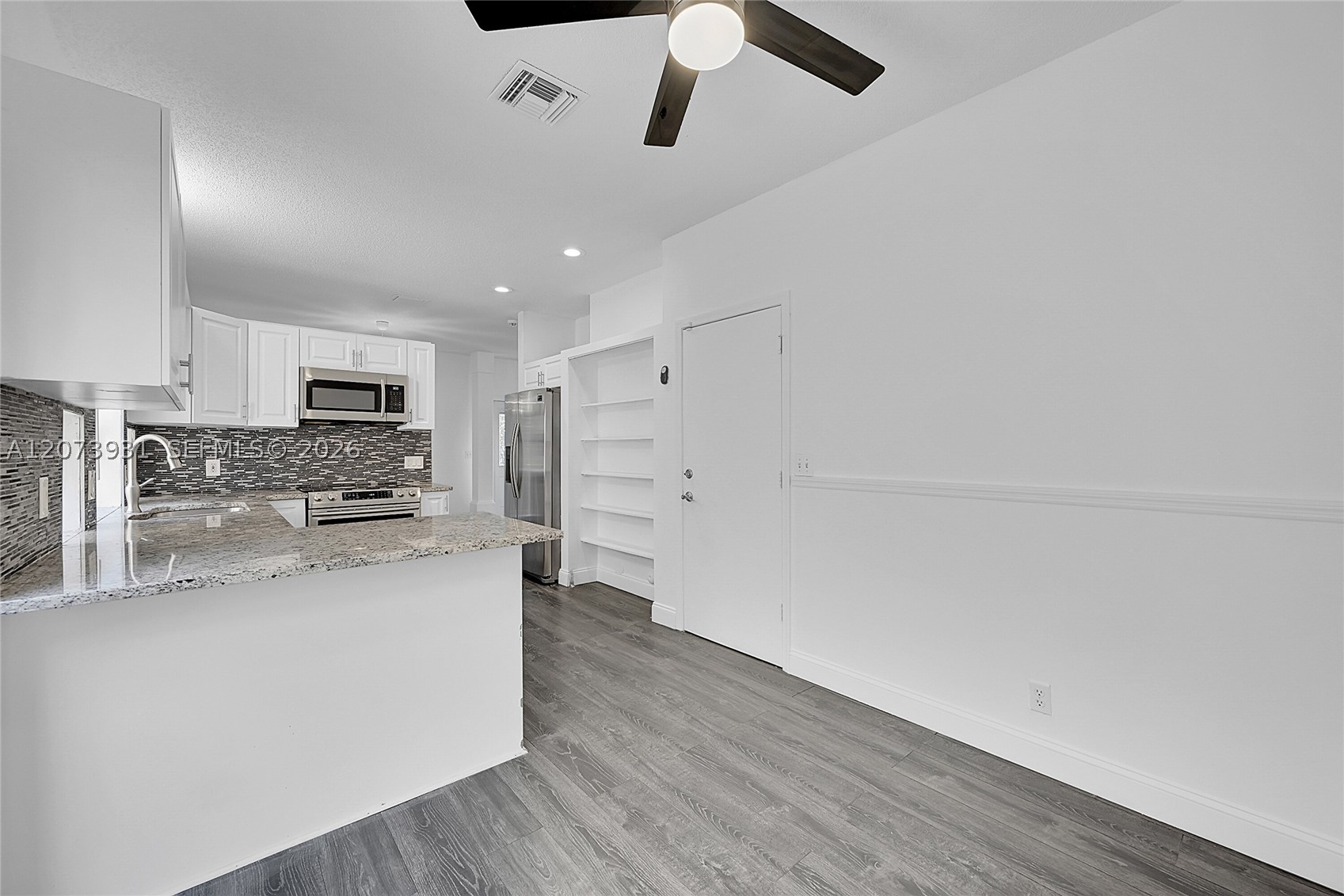 11201 Lakeview Dr 48-m Property Photo 9