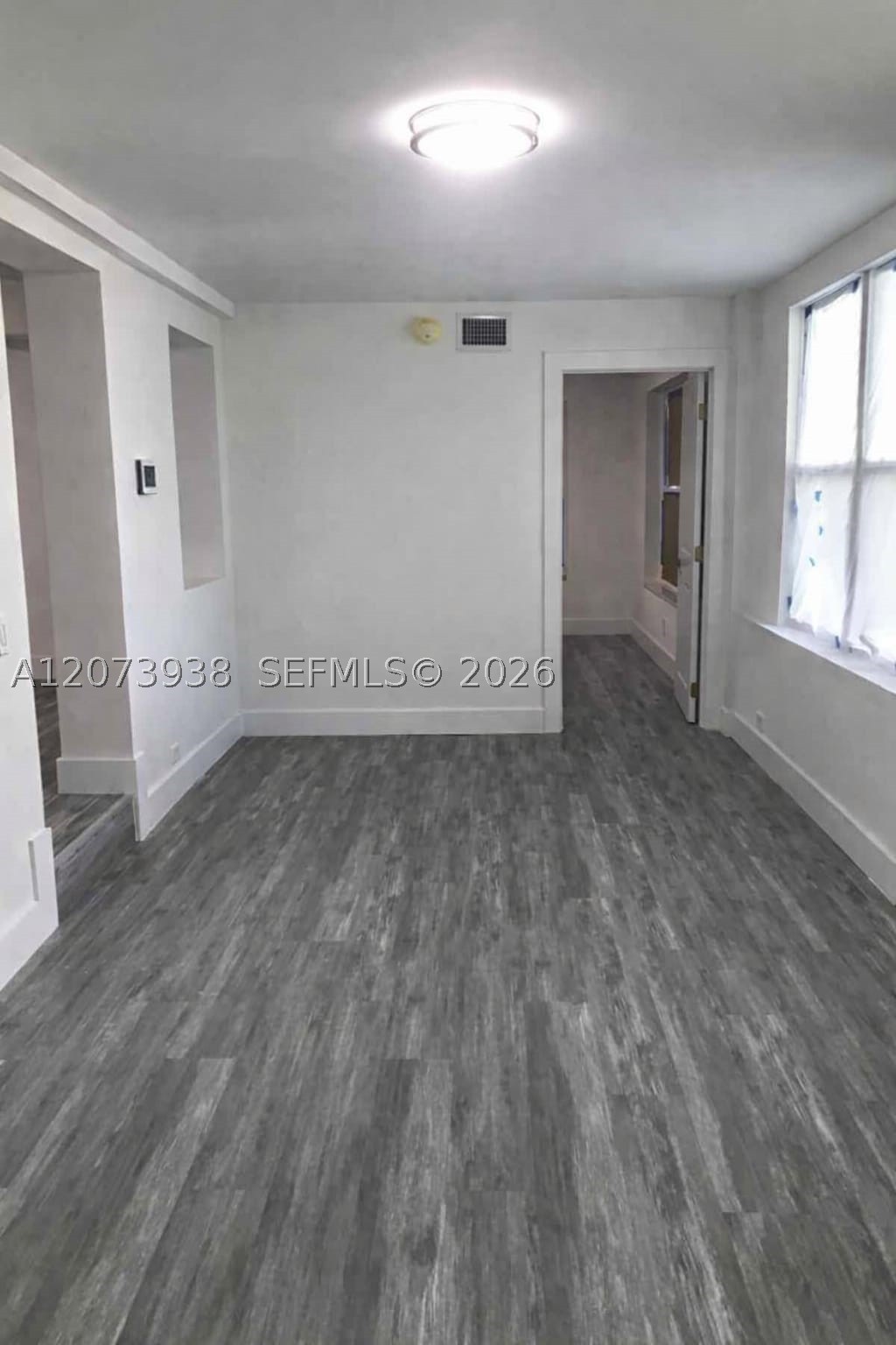 1920 Rutland St Property Photo 4