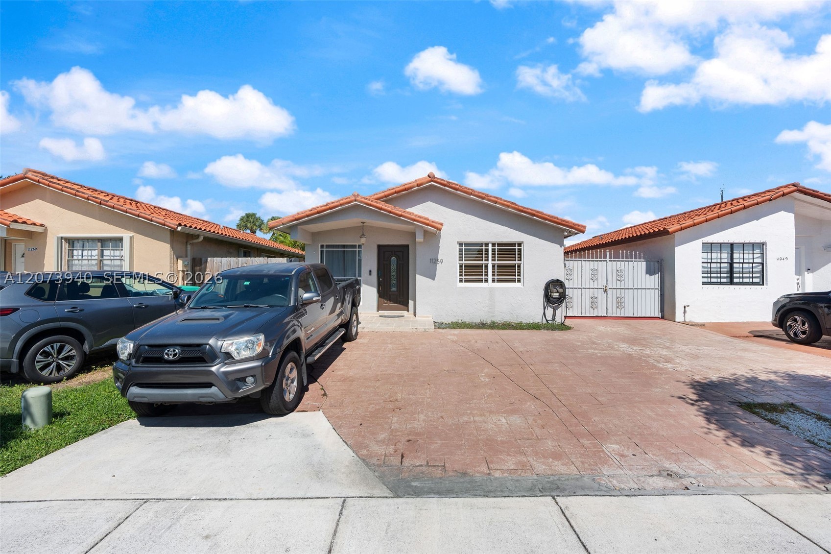 11259 Nw 88th Ave - Property Photo 1