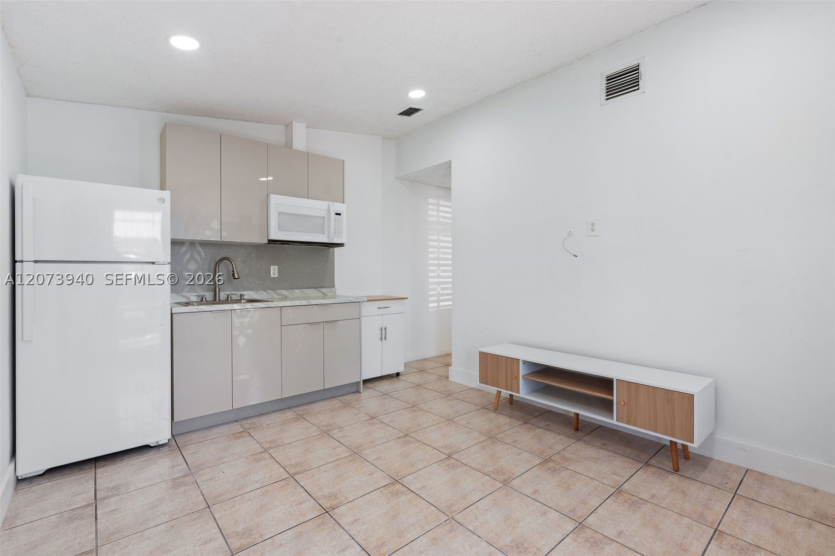 11259 Nw 88th Ave - Property Photo 4