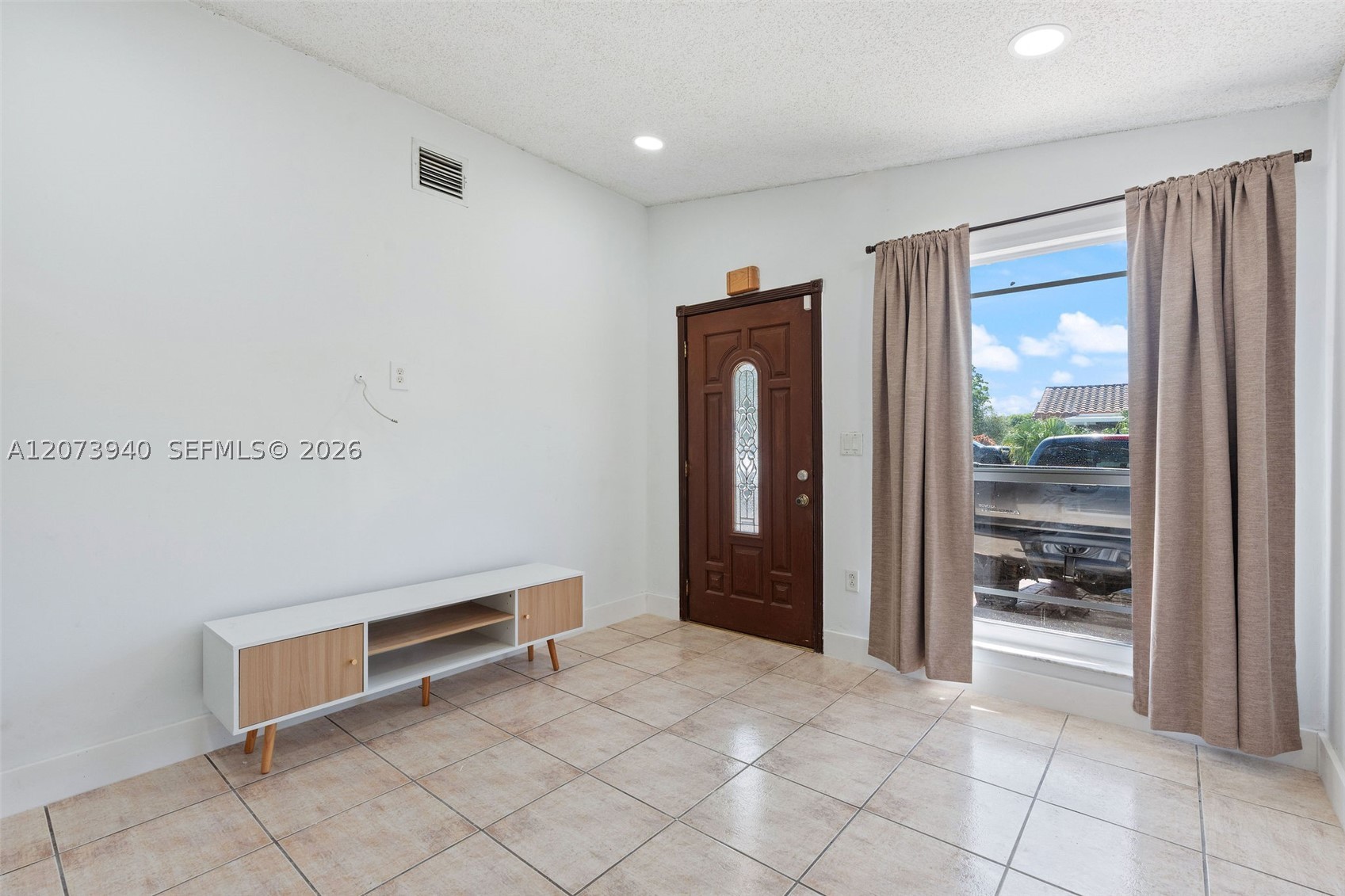 11259 Nw 88th Ave - Property Photo 5