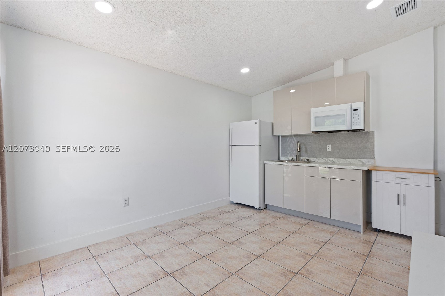 11259 Nw 88th Ave - Property Photo 7