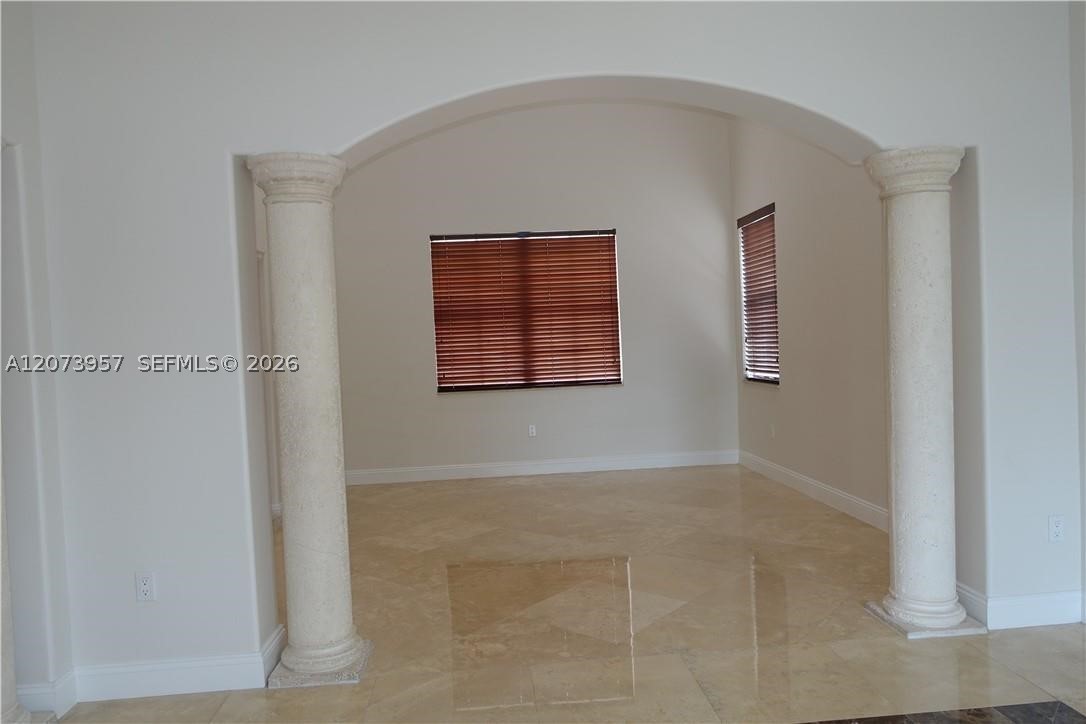 18125 Nw 89th Ct Property Photo 5