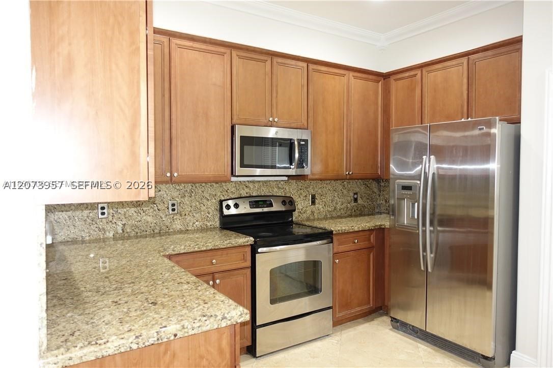 18125 Nw 89th Ct Property Photo 8