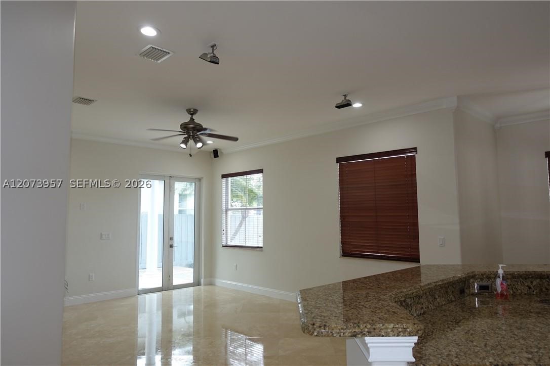 18125 Nw 89th Ct Property Photo 10