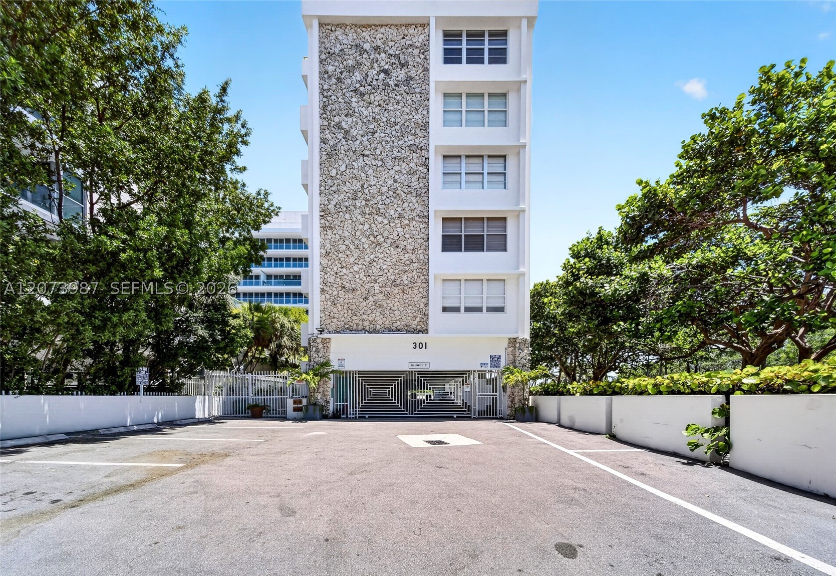 301 Ocean Dr 201 Property Photo 11