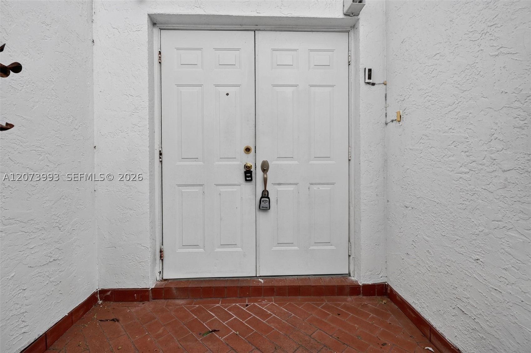 253 Ne 211th Ter Property Photo 5