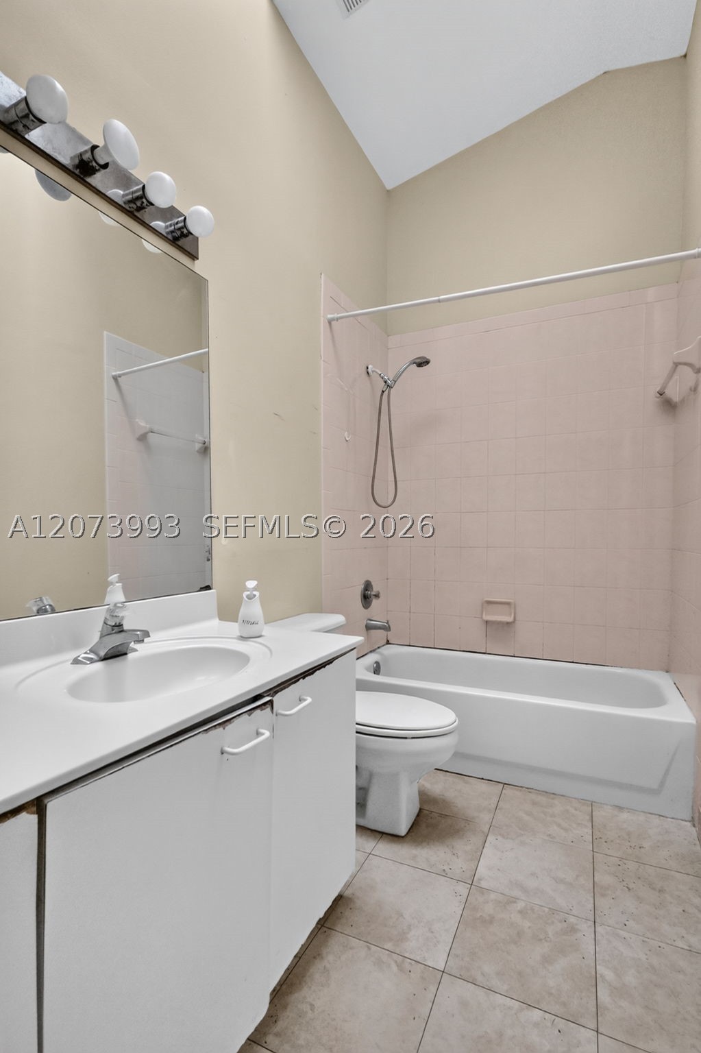 253 Ne 211th Ter Property Photo 24