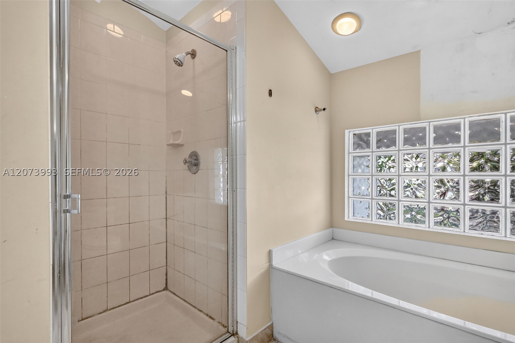 253 Ne 211th Ter Property Photo 35