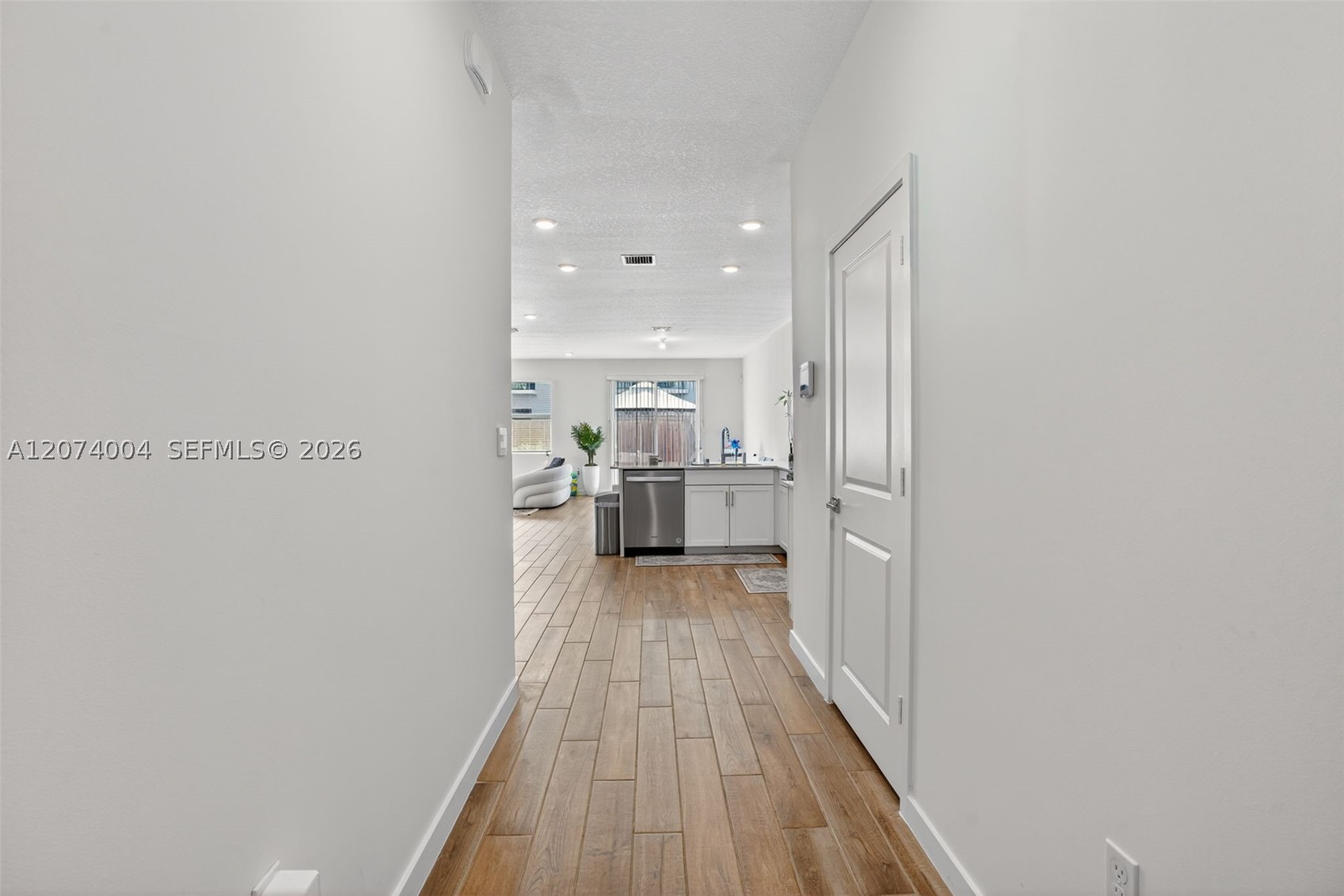 163 Ne 13th Cir N/a Property Photo 4