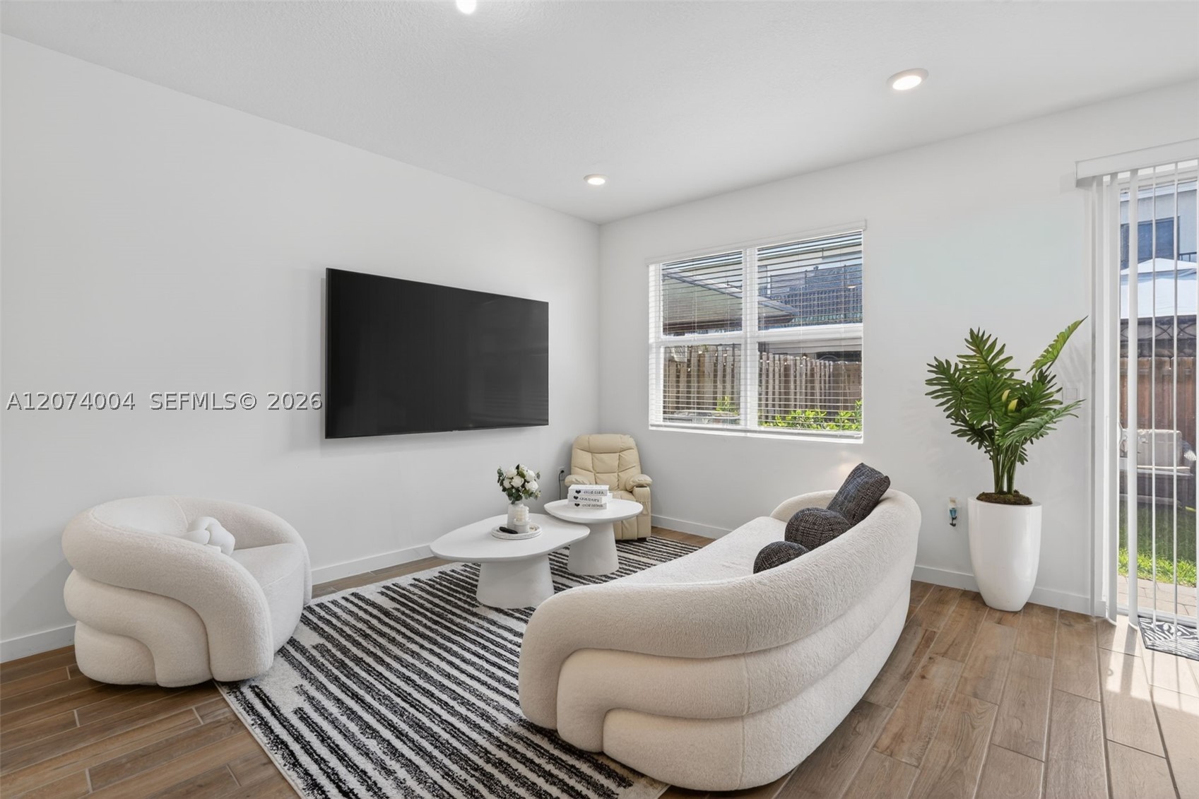 163 Ne 13th Cir N/a Property Photo 13