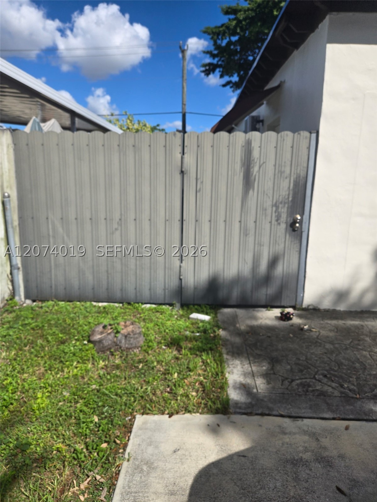 7785 Sw 36th St Back Property Photo 1