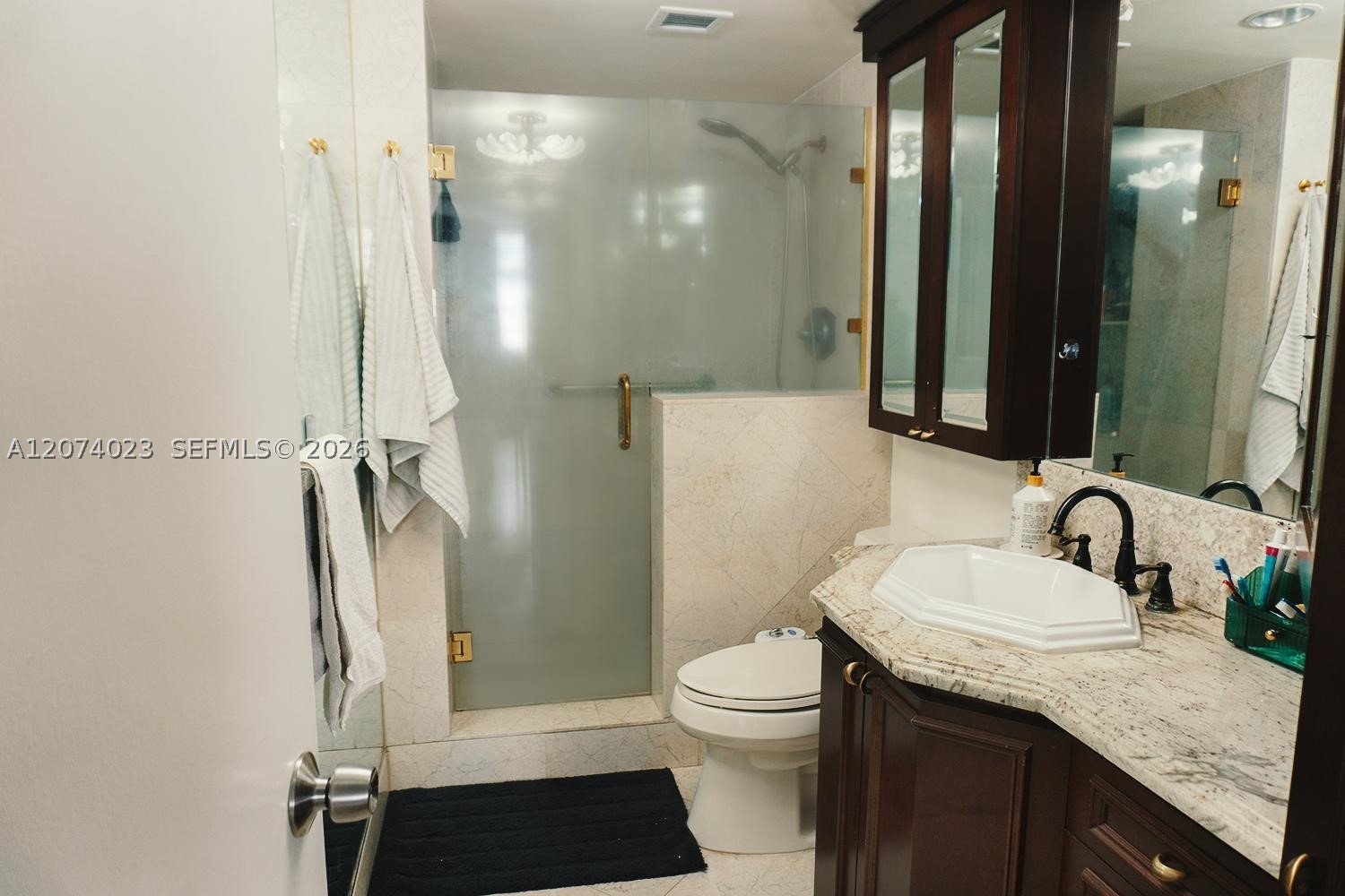 9111 E Bay Harbor Dr 5b Property Photo 15
