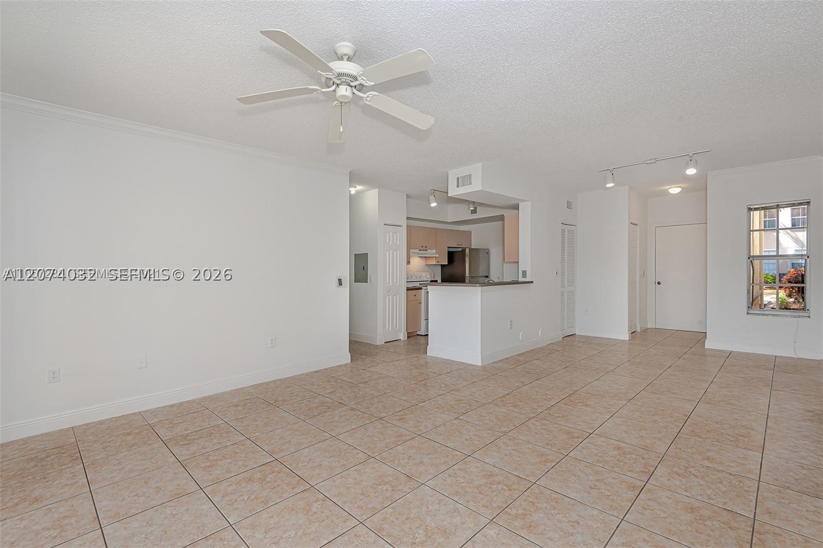 2452 Centergate Dr 103 Property Photo 6