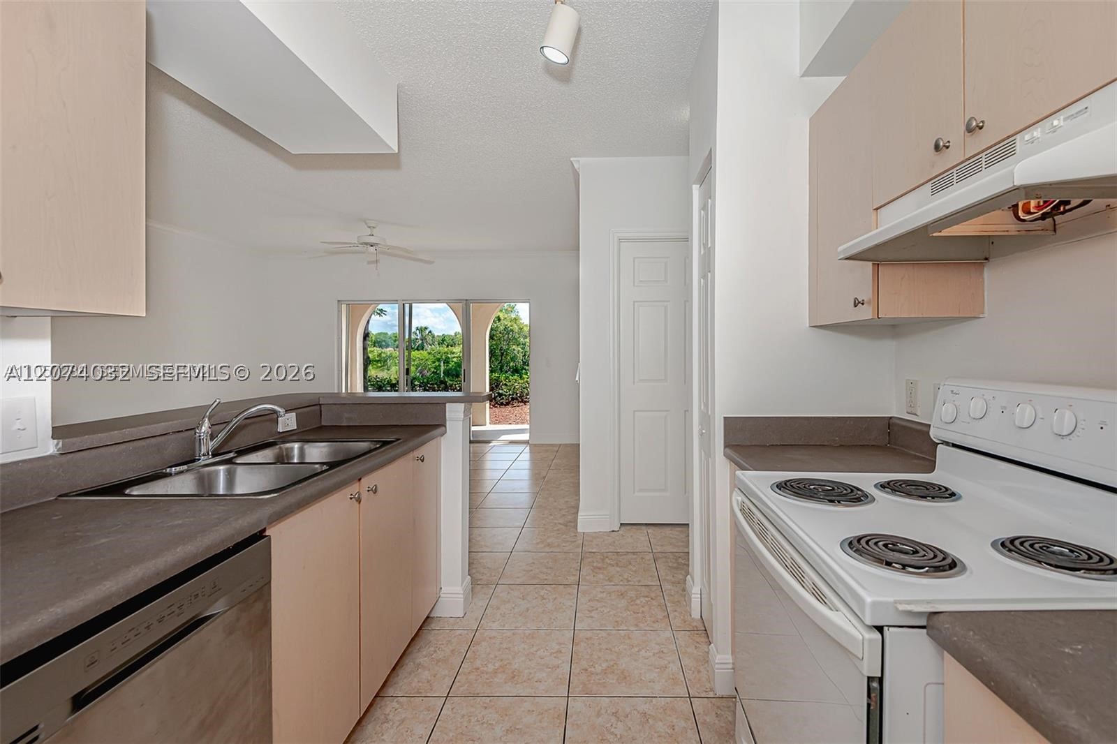 2452 Centergate Dr 103 Property Photo 11